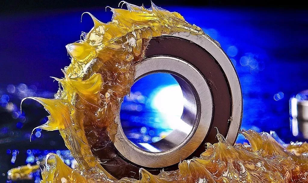 如何防止軸承潤滑脂添加過量呢？